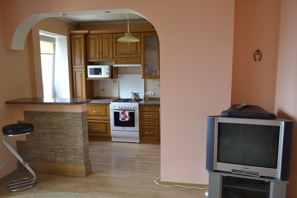 Studio Apartments Kamianets Podilskyi Ruang foto