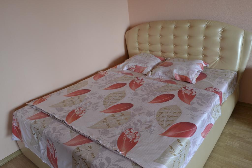 Studio Apartments Kamianets Podilskyi Ruang foto